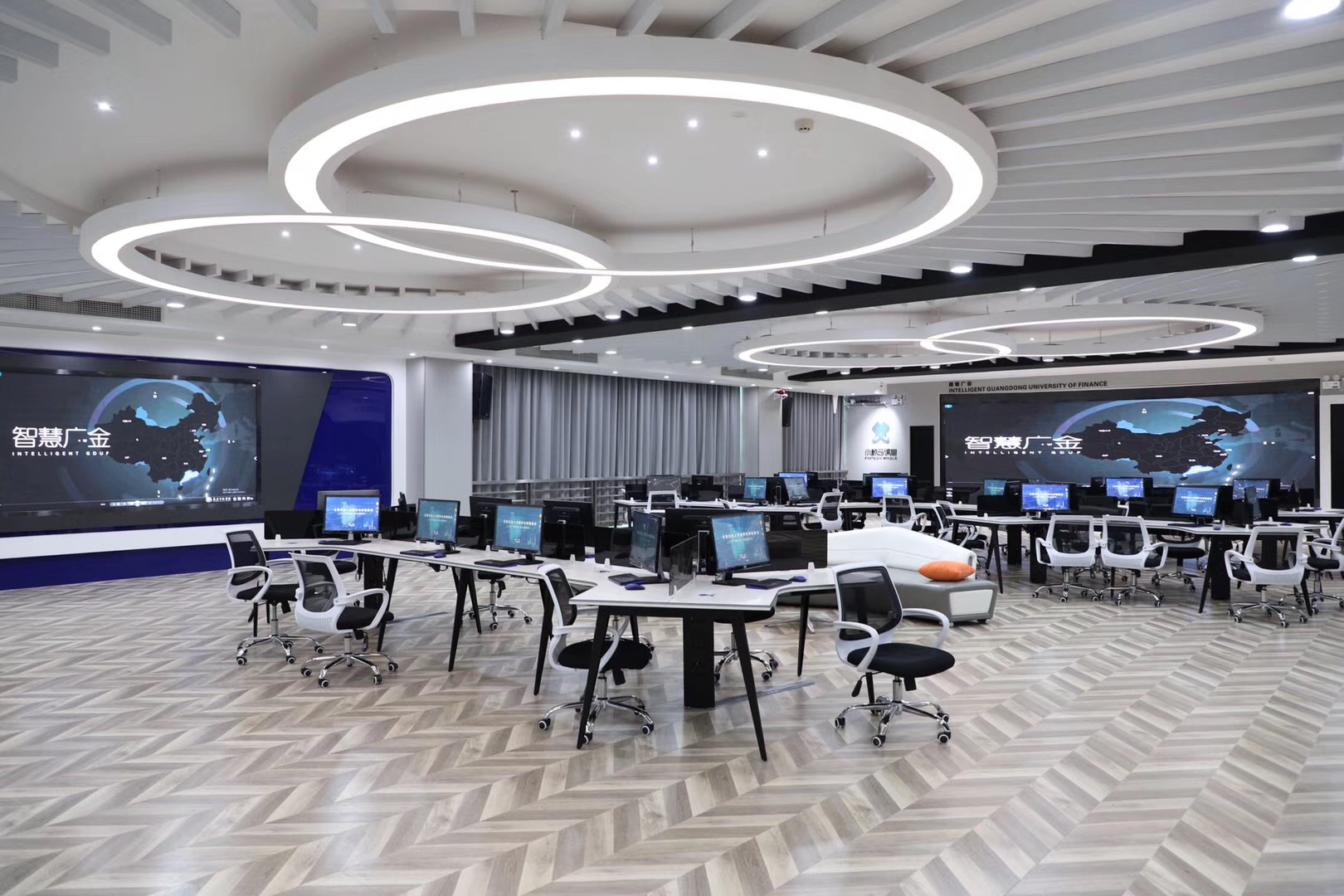 校企共建实验室－－金融科技实验室-广东金融学院经济贸易学院